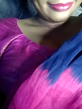 Snapshot of Wifesuman40 chatting on January 2025 07:07:01 AM Wifesuman40 online show from January 2025 07:07:01 AM