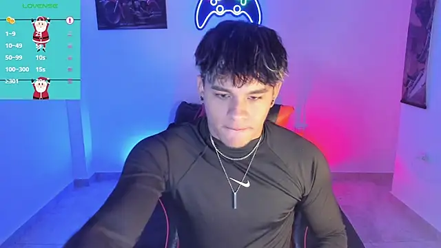 LuciferM Star online show from November 2025 10:10:02 PM