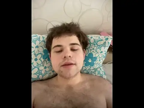 Snapshot of holyplugg chatting on March 2026 10:30:01 AM holyplugg online show from March 2026 10:30:01 AM