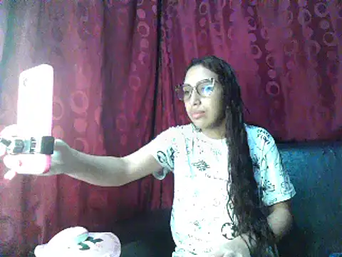 ifeelverywet andhot online show from January 2025 04:32:02 PM