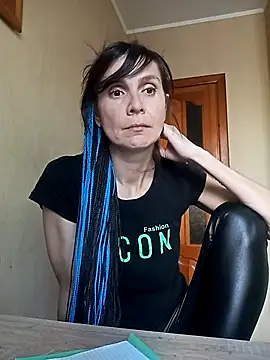 Francenia lolis online show from September 2025 09:00:02 AM