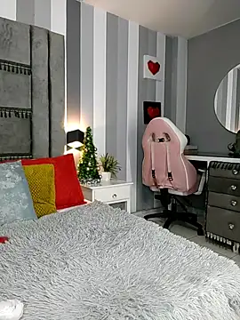 Julianewell online show from December 2025 12:33:02 PM