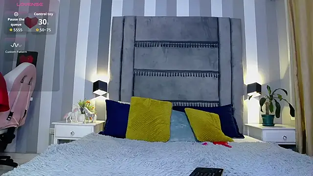 Snapshot of Julianewell chatting on February 2026 12:32:02 PM Julianewell online show from February 2026 12:32:02 PM