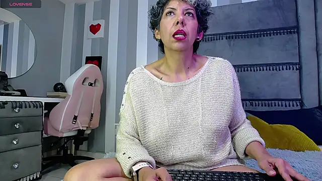 Snapshot of Julianewell chatting on February 2026 12:38:01 PM Julianewell online show from February 2026 12:38:01 PM