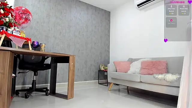 Ella Pride1 online show from February 2025 04:05:02 PM