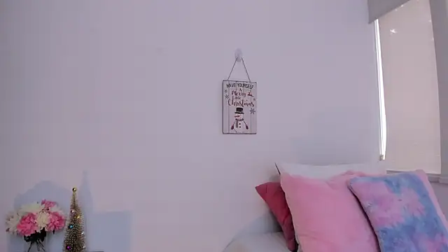 Snapshot of Brisa_blue chatting on December 2024 04:10:01 PM Brisa blue online show from December 2024 04:10:01 PM