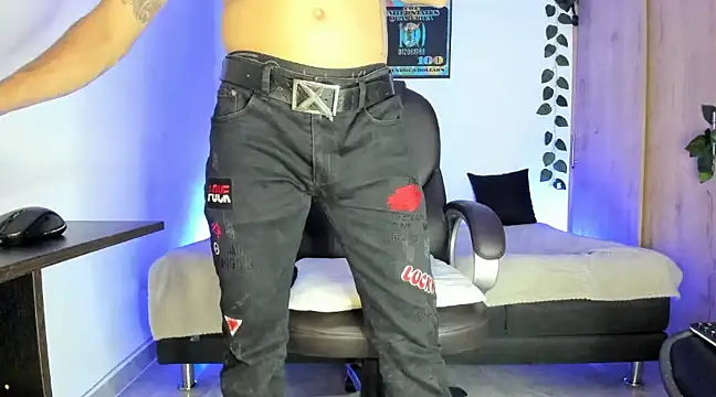 Snapshot of mikee_scooth chatting on March 2025 03:13:01 AM mikee scooth online show from March 2025 03:13:01 AM