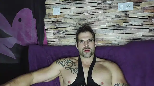 XxBigboybandxX online show from January 2025 07:13:02 PM