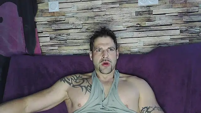 XxBigboybandxX online show from February 2025 07:59:01 AM