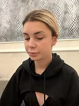 Snapshot of SandraCarter chatting on January 2026 12:07:02 PM SandraCarter online show from January 2026 12:07:02 PM