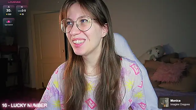 Snapshot of ms_allison_w chatting on May 2026 04:47:02 PM ms allison w online show from May 2026 04:47:02 PM