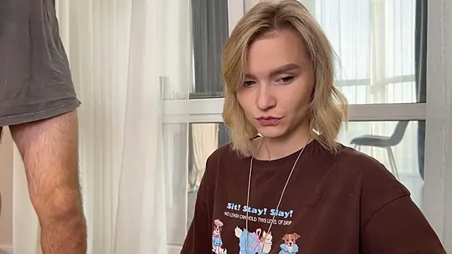 Adelovenick online show from November 2025 08:47:01 AM