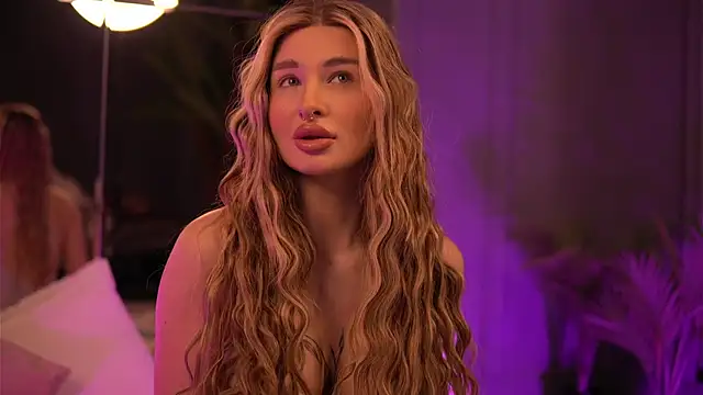 AvaShayy online show from March 2025 01:01:01 AM