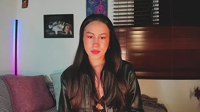 Snapshot of EmiGomez_ chatting on February 2026 02:41:01 AM EmiGomez online show from February 2026 02:41:01 AM