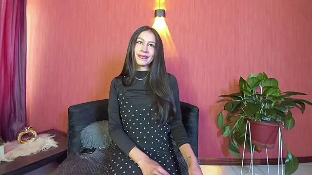 Snapshot of EmiGomez_ chatting on March 2026 01:17:02 PM EmiGomez online show from March 2026 01:17:02 PM