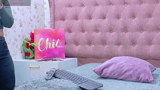 AvrillThomas online show from February 2025 02:54:02 PM