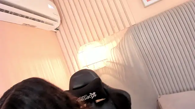 samyriverss online show from December 2025 05:21:02 PM