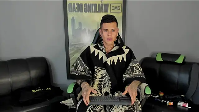 Snapshot of jamesinked_ chatting on December 2024 07:21:02 PM jamesinked online show from December 2024 07:21:02 PM