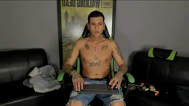 Snapshot of jamesinked_ chatting on January 2025 02:19:01 AM jamesinked online show from January 2025 02:19:01 AM