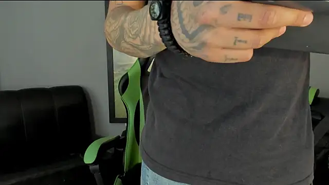 Snapshot of jamesinked_ chatting on January 2025 07:41:02 PM jamesinked online show from January 2025 07:41:02 PM