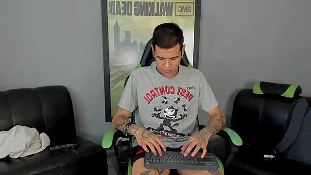 Snapshot of jamesinked_ chatting on January 2025 06:49:02 PM jamesinked online show from January 2025 06:49:02 PM