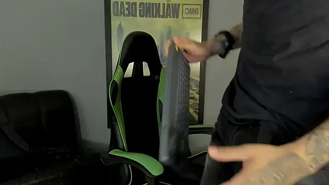 Snapshot of jamesinked_ chatting on February 2025 06:37:01 PM jamesinked online show from February 2025 06:37:01 PM