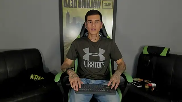 Snapshot of jamesinked_ chatting on February 2025 10:40:02 PM jamesinked online show from February 2025 10:40:02 PM