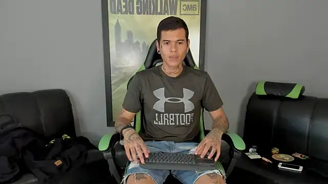 Snapshot of jamesinked_ chatting on February 2025 06:51:01 PM jamesinked online show from February 2025 06:51:01 PM