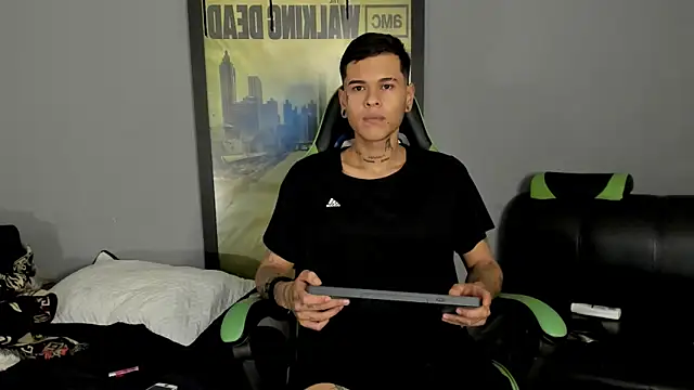 Snapshot of jamesinked_ chatting on March 2025 08:10:01 PM jamesinked online show from March 2025 08:10:01 PM