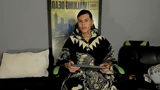 Snapshot of jamesinked_ chatting on March 2025 12:48:02 AM jamesinked online show from March 2025 12:48:02 AM