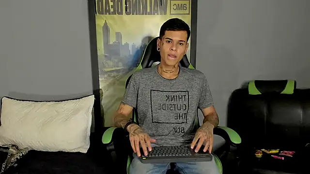 Snapshot of jamesinked_ chatting on March 2025 02:04:01 AM jamesinked online show from March 2025 02:04:01 AM