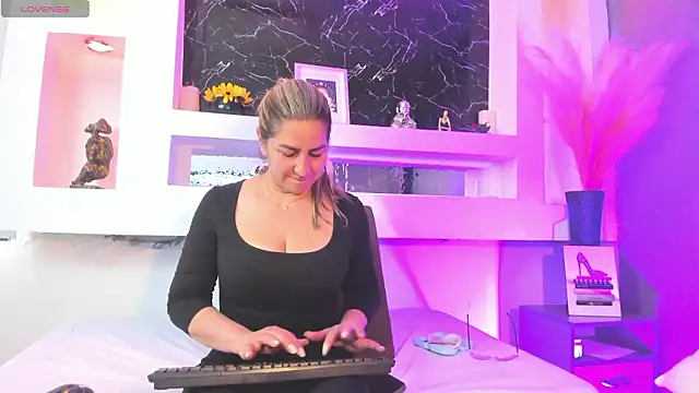 Cinthya mjs online show from February 2026 02:29:01 PM