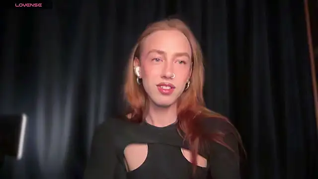Snapshot of Avril_Pearly_ chatting on May 2026 11:28:02 AM Avril Pearly online show from May 2026 11:28:02 AM