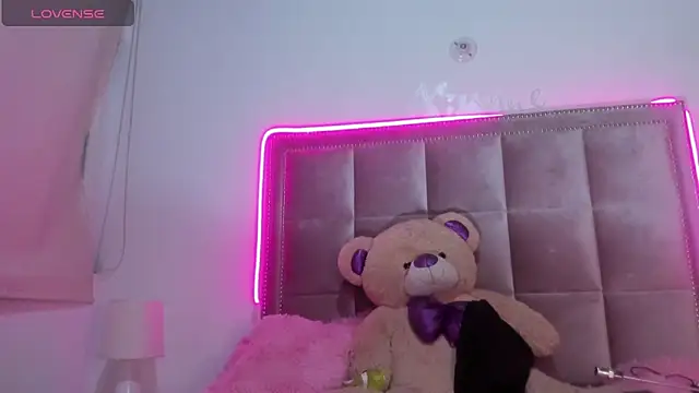 Snapshot of Melody_Ds chatting on December 2024 11:53:02 PM Melody Ds online show from December 2024 11:53:02 PM