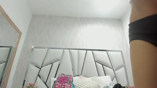 Victoriaa millers online show from October 2025 07:08:01 PM