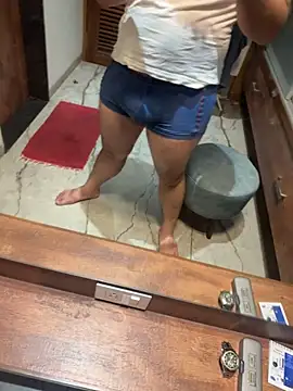 versatile guy01 online show from November 2025 01:35:02 PM