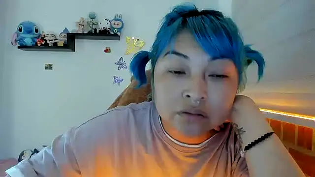 Shaddycute  online show from November 2025 01:26:02 PM