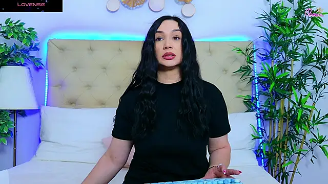 Snapshot of DaliyaArabian chatting on April 2026 12:09:02 PM DaliyaArabian online show from April 2026 12:09:02 PM