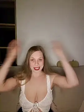 katiestevens online show from October 2025 10:11:02 PM