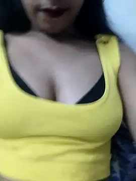 Snapshot of Rashmi_Singhal chatting on February 2025 12:48:02 PM Rashmi Singhal online show from February 2025 12:48:02 PM