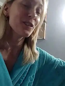 Snapshot of AvelinaLeoni chatting on March 2025 08:21:02 AM AvelinaLeoni online show from March 2025 08:21:02 AM