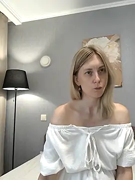 Snapshot of AvelinaLeoni chatting on September 2025 05:29:01 AM AvelinaLeoni online show from September 2025 05:29:01 AM