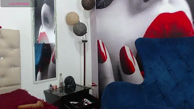 karenlennox1 online show from December 2024 11:17:02 PM