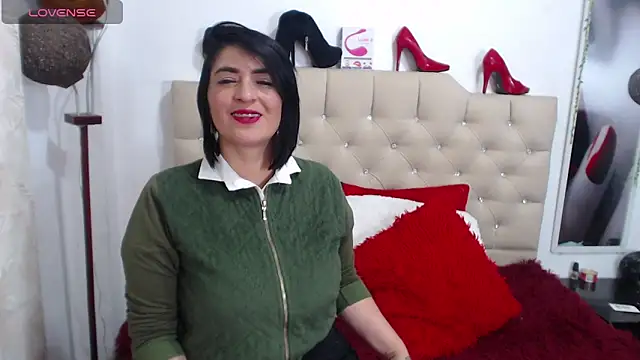 karenlennox1 online show from January 2025 11:40:02 PM