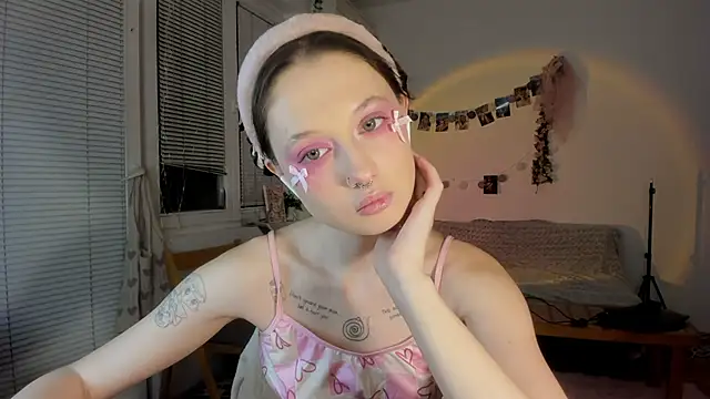 Snapshot of Jenny_darling_love chatting on January 2025 07:18:02 PM Jenny darling love online show from January 2025 07:18:02 PM