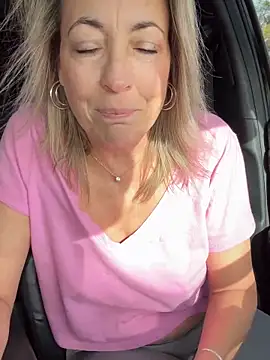 Cherry-red-xo online show from November 2025 06:09:02 PM