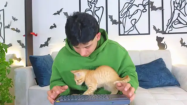 Nicole and deam13 online show from October 2025 11:29:02 PM