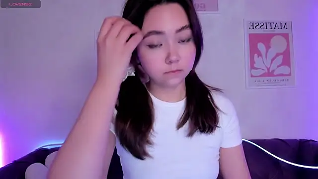 Snapshot of Fluffy_Rose chatting on January 2025 01:43:01 AM Fluffy Rose online show from January 2025 01:43:01 AM