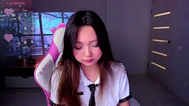 Fluffy Rose online show from November 2025 12:14:02 AM