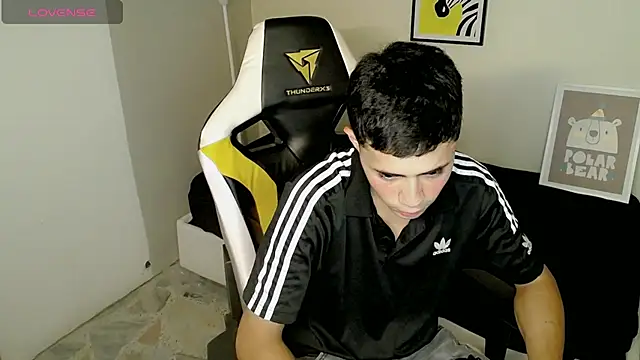 Snapshot of bby_santi chatting on October 2025 01:09:01 PM bby santi online show from October 2025 01:09:01 PM